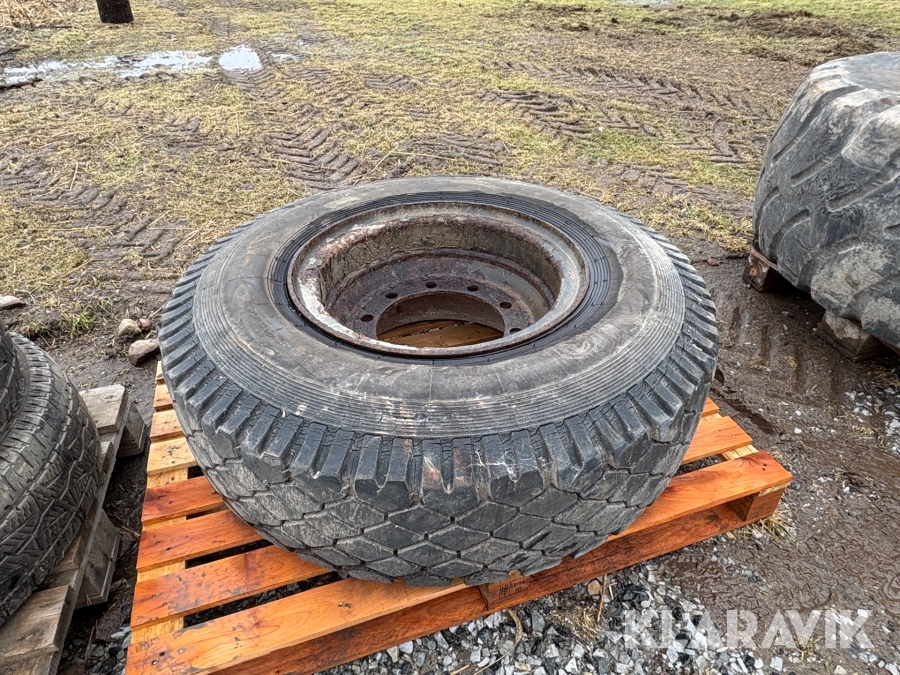 Däck 12.00R20/320R508 för vagn 1st