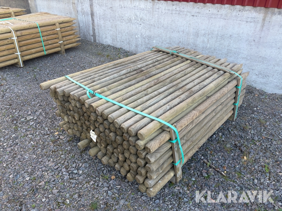 Stängselstolpar Granstolpar Impregneringsdoppade