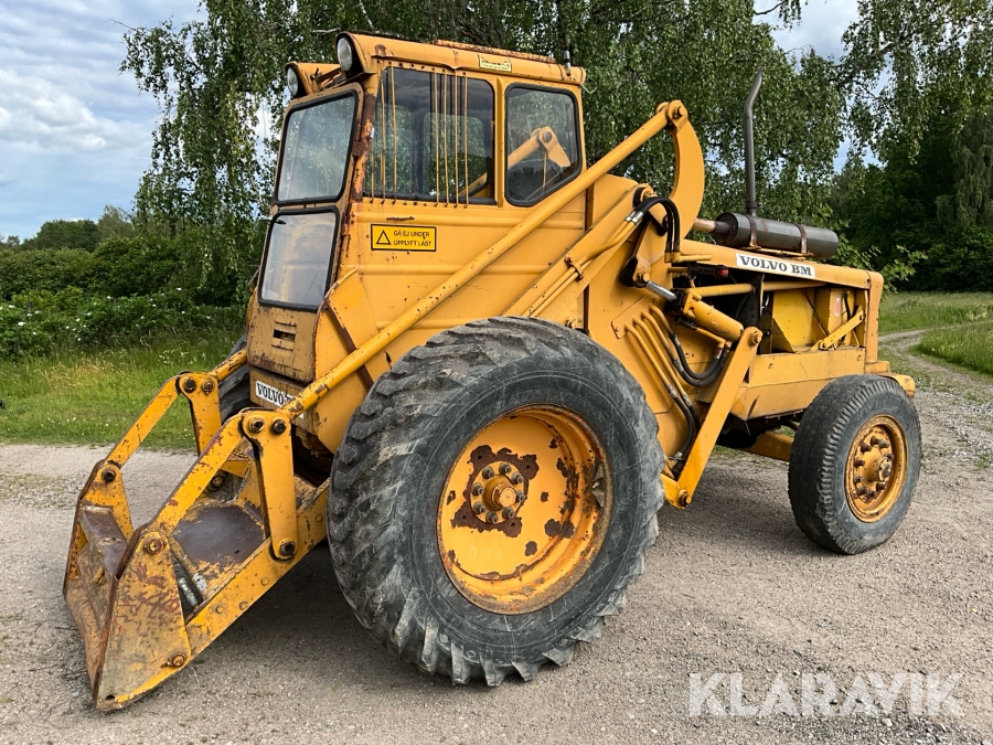 Baklastare Volvo BM LM 620 med 5st redskap