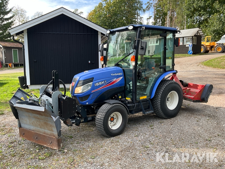 Traktor Iseki TH5420 med vikplog och betesputs
