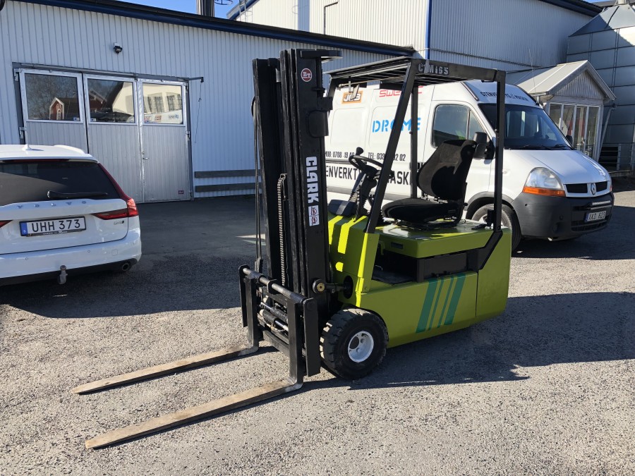 Klaravik Auktioner | Truck Clark CTM 16S