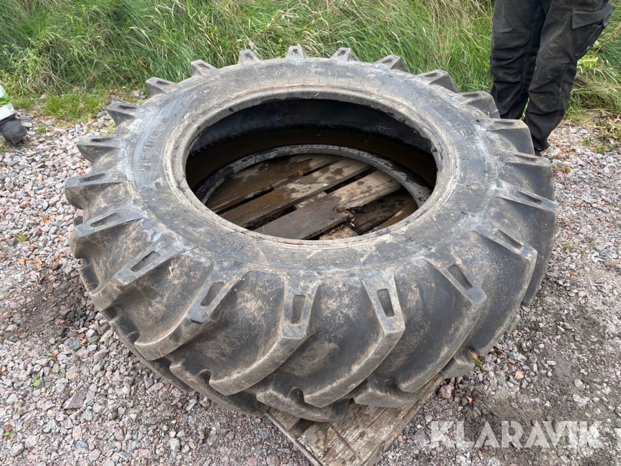 Traktordäck Peltas 16.9-30