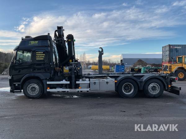 Kranbil Volvo FM med Pallfinger PK 33002.EH
