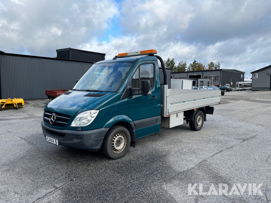 Pickup Mercedes-Benz Sprinter 313 CDI flak med fällbara lämmar