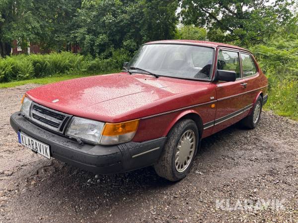 Saab 900i