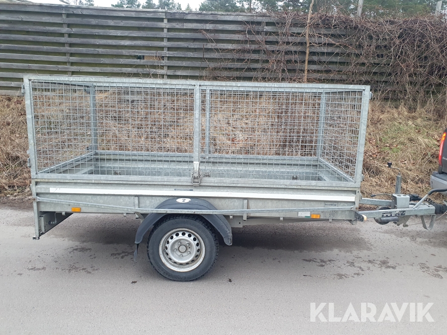 Personbilssläp med gallergrindar Brenderup
