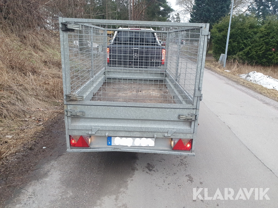 Personbilssläp med gallergrindar Brenderup