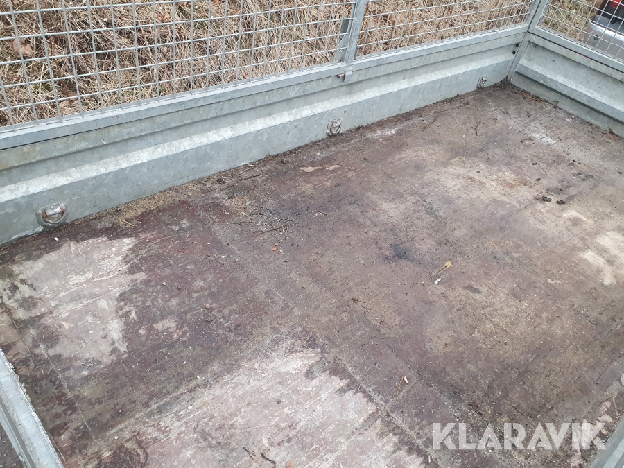 Personbilssläp med gallergrindar Brenderup