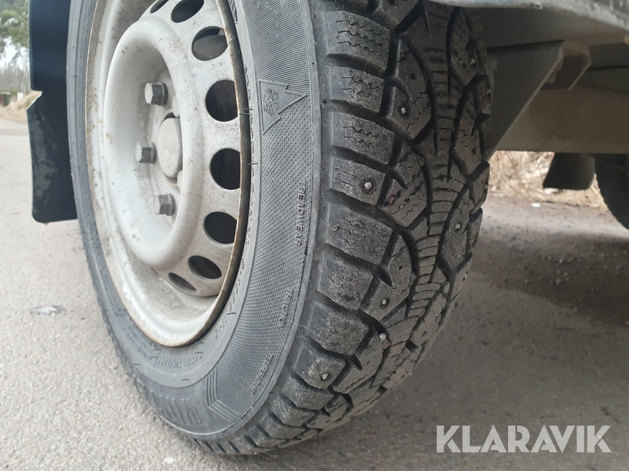 Personbilssläp med gallergrindar Brenderup