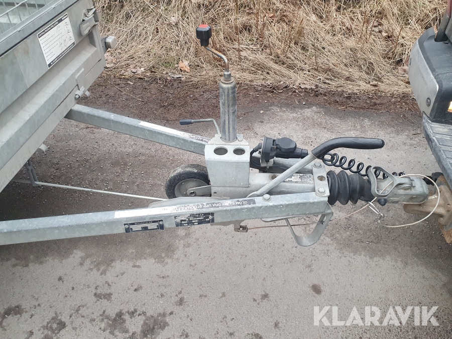 Personbilssläp med gallergrindar Brenderup