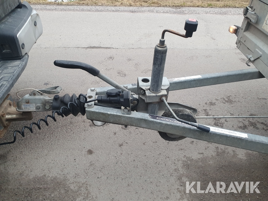 Personbilssläp med gallergrindar Brenderup