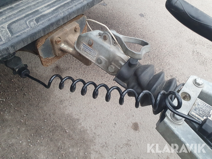 Personbilssläp med gallergrindar Brenderup