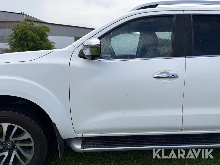 Pickup Nissan Navara Dubbelhytt 2.3 dCi 4WD Automatisk 190 hk med flakkåpa