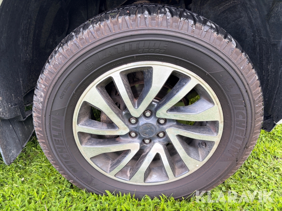 Pickup Nissan Navara Dubbelhytt 2.3 dCi 4WD Automatisk 190 hk med flakkåpa