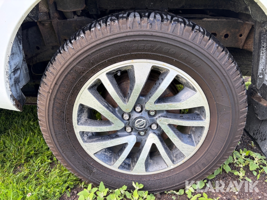 Pickup Nissan Navara Dubbelhytt 2.3 dCi 4WD Automatisk 190 hk med flakkåpa