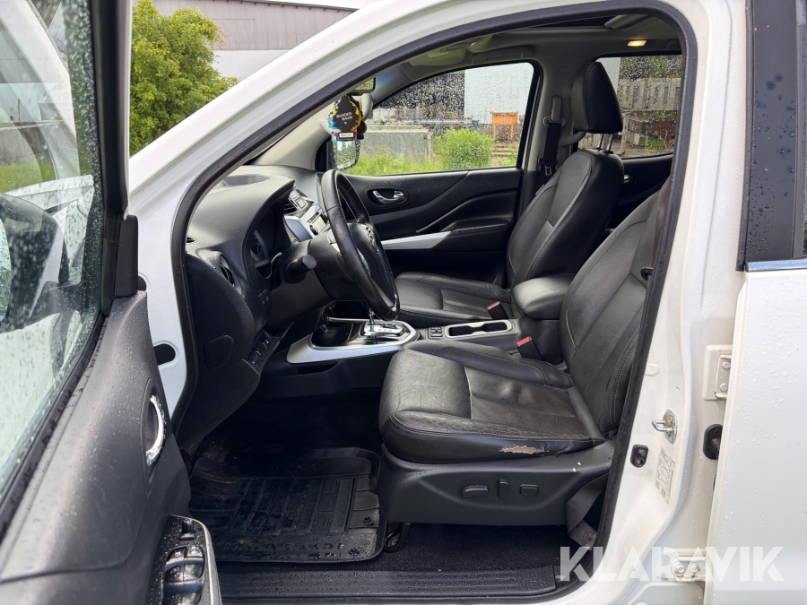 Pickup Nissan Navara Dubbelhytt 2.3 dCi 4WD Automatisk 190 hk med flakkåpa