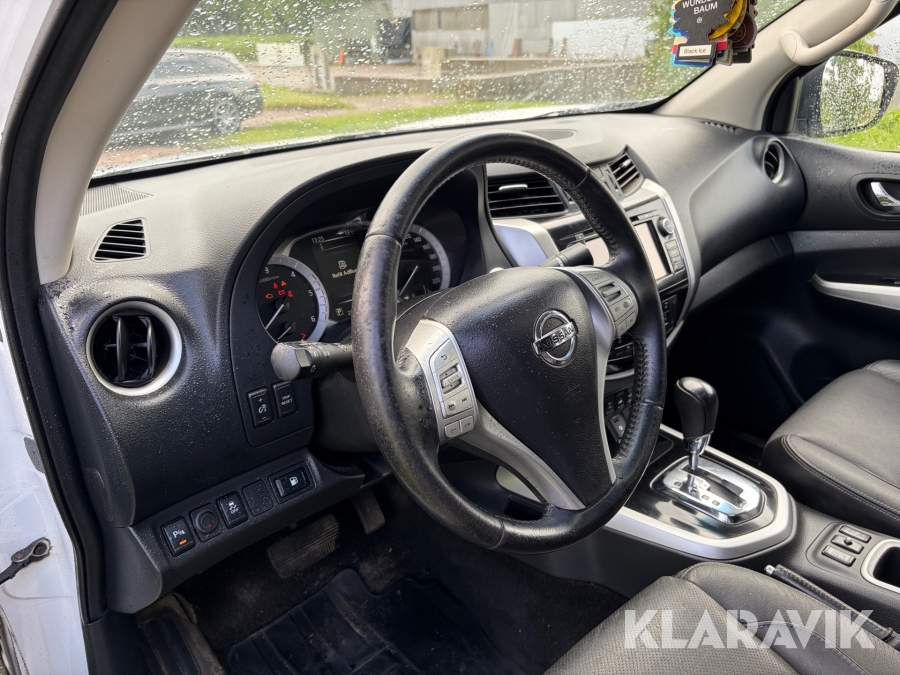 Pickup Nissan Navara Dubbelhytt 2.3 dCi 4WD Automatisk 190 hk med flakkåpa