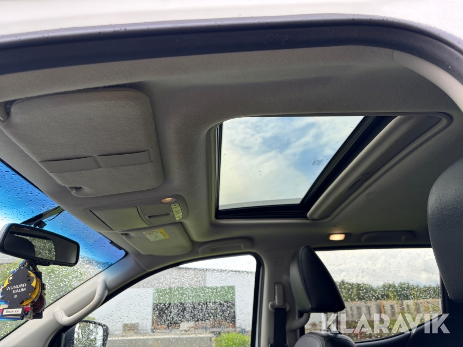 Pickup Nissan Navara Dubbelhytt 2.3 dCi 4WD Automatisk 190 hk med flakkåpa