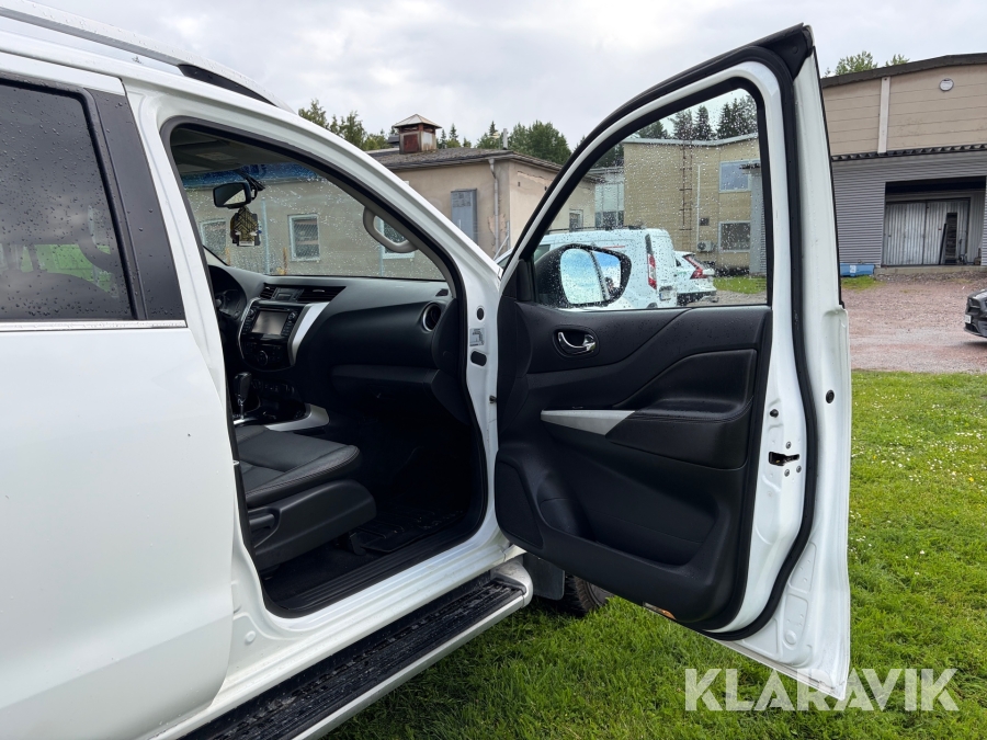 Pickup Nissan Navara Dubbelhytt 2.3 dCi 4WD Automatisk 190 hk med flakkåpa