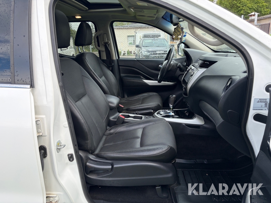 Pickup Nissan Navara Dubbelhytt 2.3 dCi 4WD Automatisk 190 hk med flakkåpa