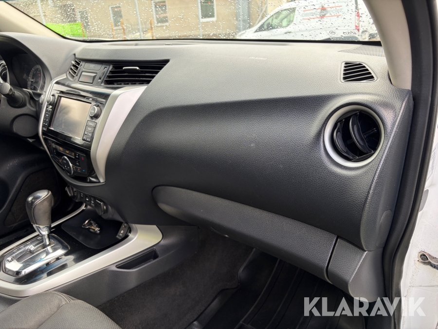 Pickup Nissan Navara Dubbelhytt 2.3 dCi 4WD Automatisk 190 hk med flakkåpa