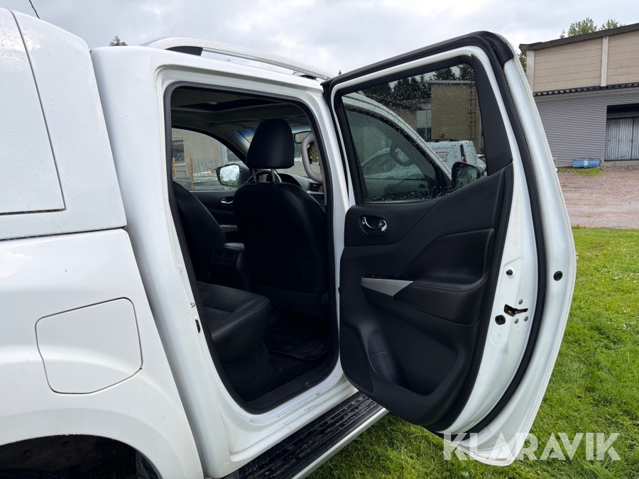 Pickup Nissan Navara Dubbelhytt 2.3 dCi 4WD Automatisk 190 hk med flakkåpa