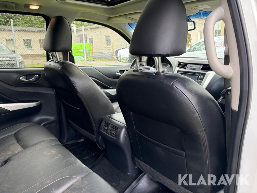 Pickup Nissan Navara Dubbelhytt 2.3 dCi 4WD Automatisk 190 hk med flakkåpa