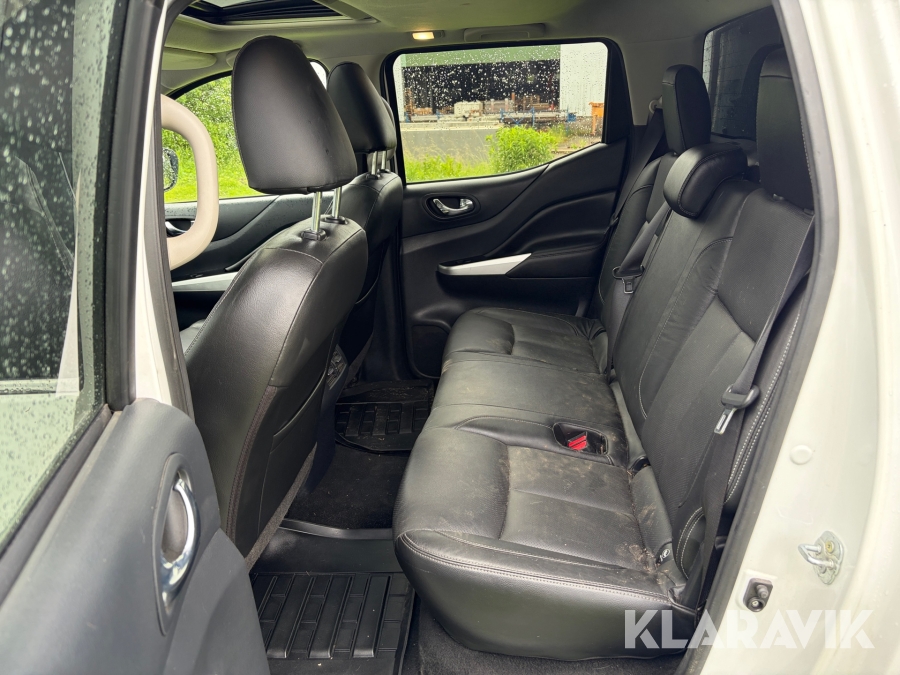Pickup Nissan Navara Dubbelhytt 2.3 dCi 4WD Automatisk 190 hk med flakkåpa