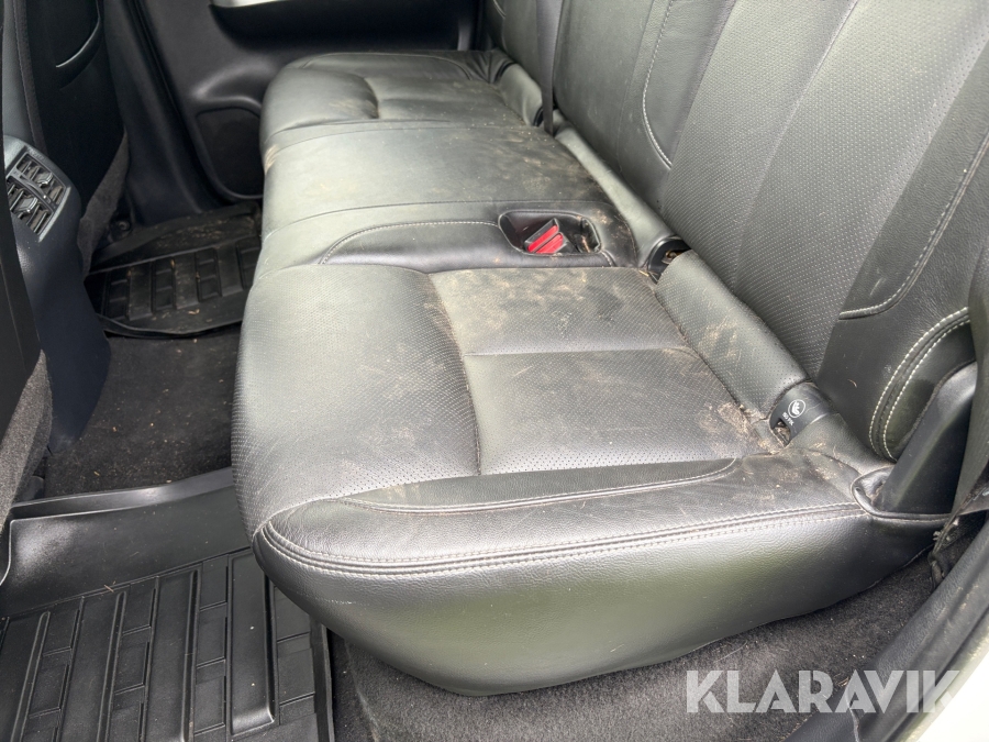 Pickup Nissan Navara Dubbelhytt 2.3 dCi 4WD Automatisk 190 hk med flakkåpa