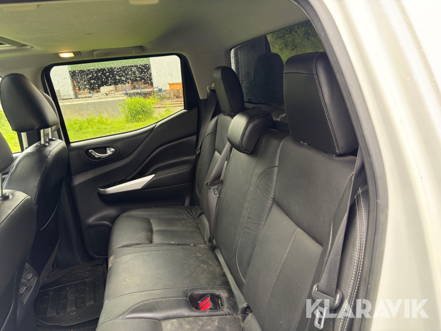 Pickup Nissan Navara Dubbelhytt 2.3 dCi 4WD Automatisk 190 hk med flakkåpa