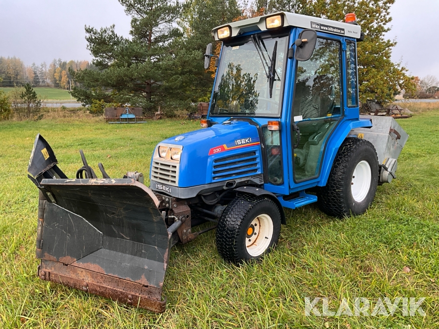 Kompakttraktor Iseki TF330 med vikplog och sandspridare