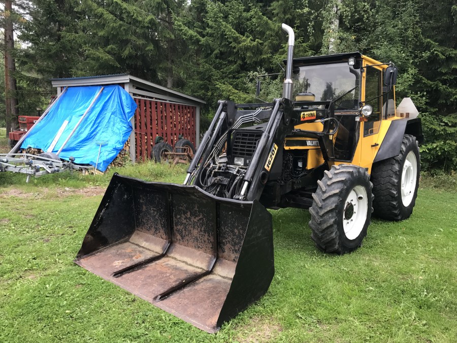 Traktor BM-VOLVO VALMET 615M-4