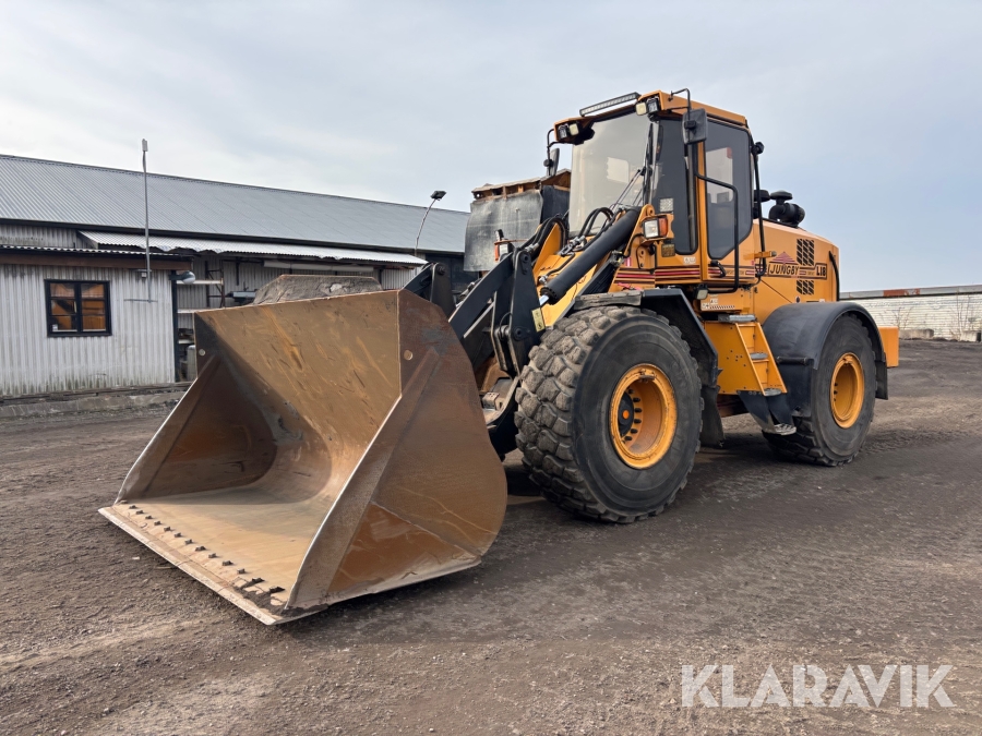 Hjullastare Ljungby Maskin L18 med våg & redskap