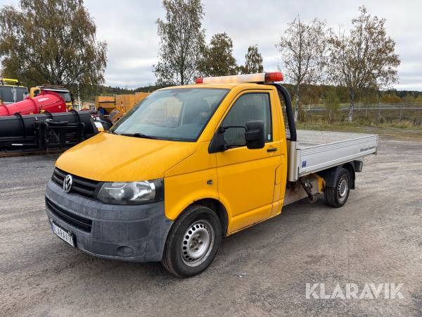 Lätt lastbil Volkswagen Transporter T5 med kran