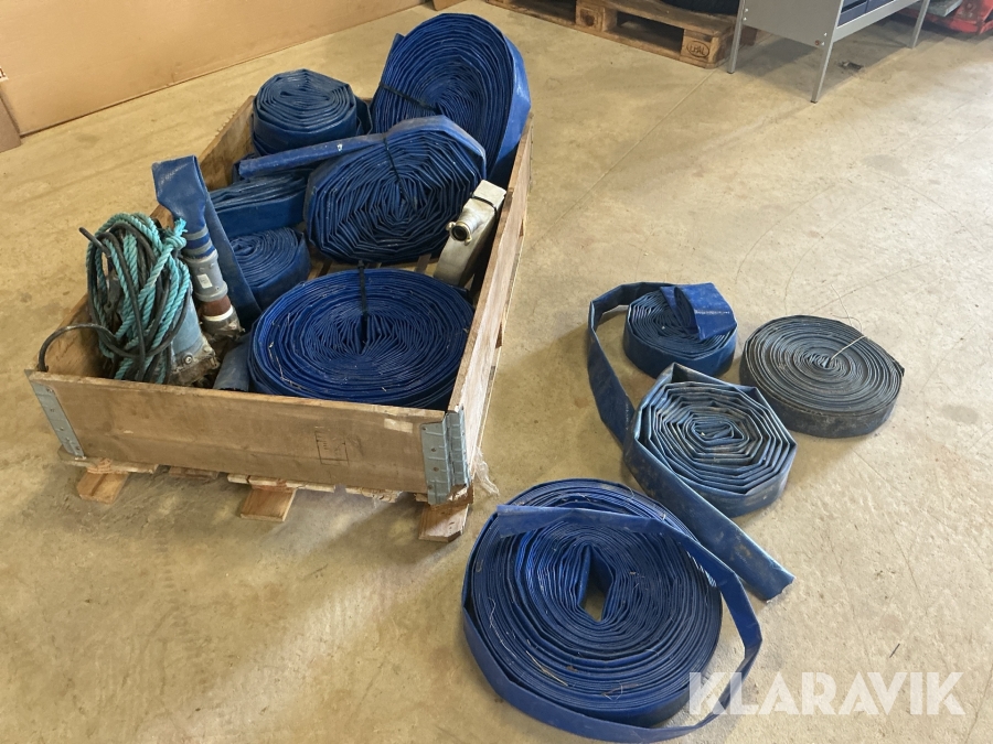 Dränkbar pump och avtappningsslang