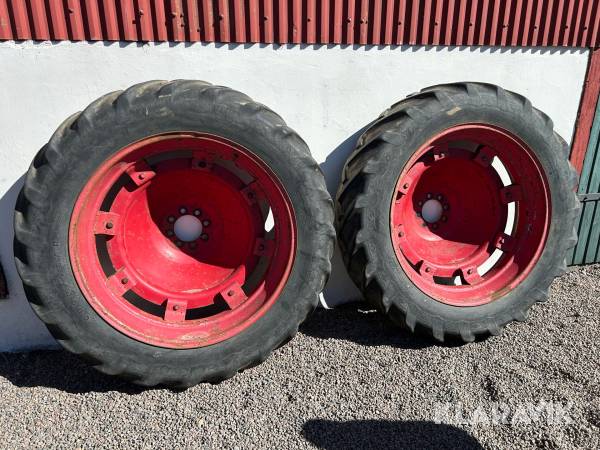 Dubbelmontage Goodyear 13.6-38