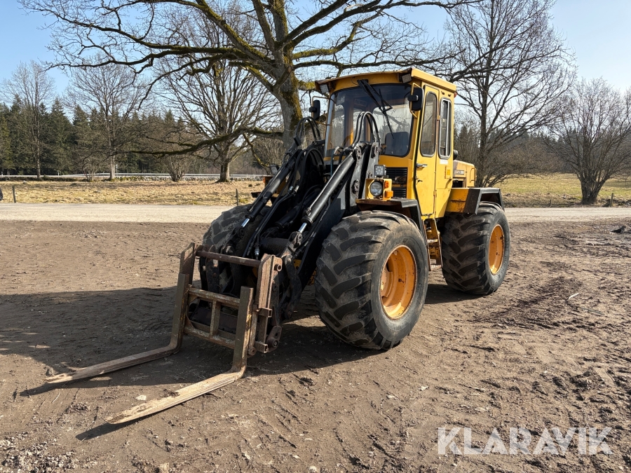 Hjullastare Volvo BM 4200 med pallgafflar