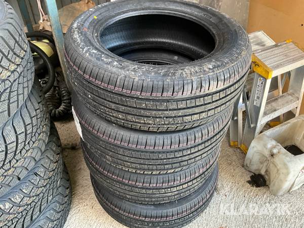 Sommardäck Triangle 215/60R16 4st Nya