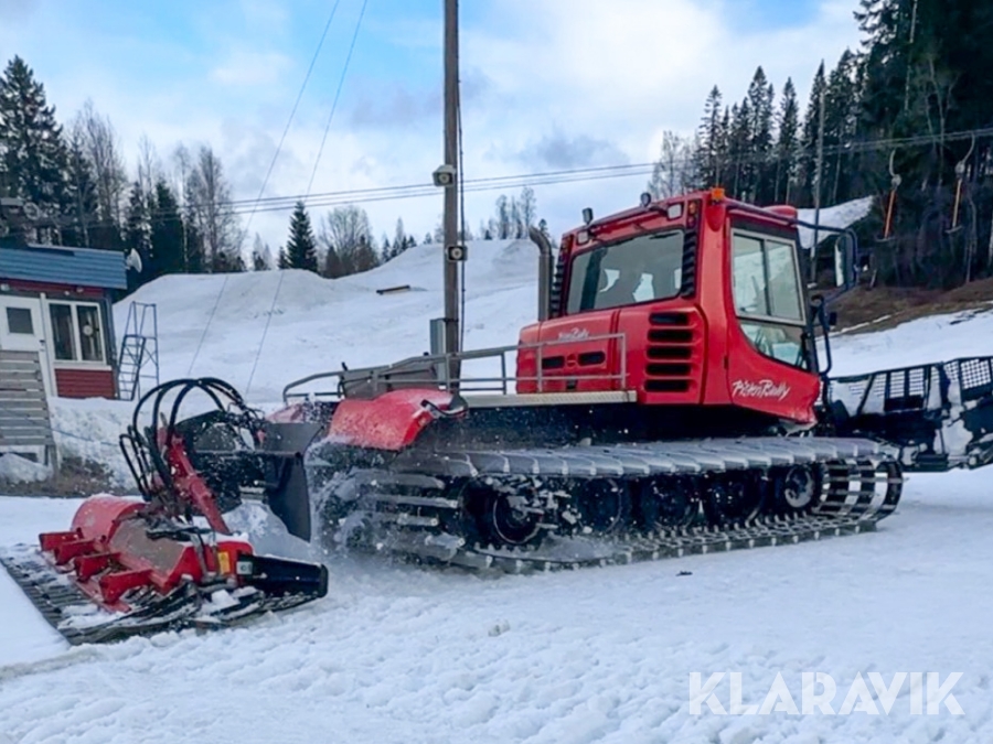 Pistmaskin PistenBully 300 parkutrustad