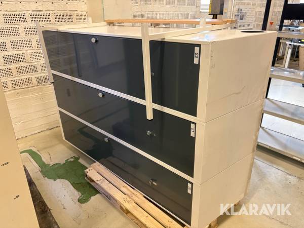 Klädskåp svart 2 st sektioner