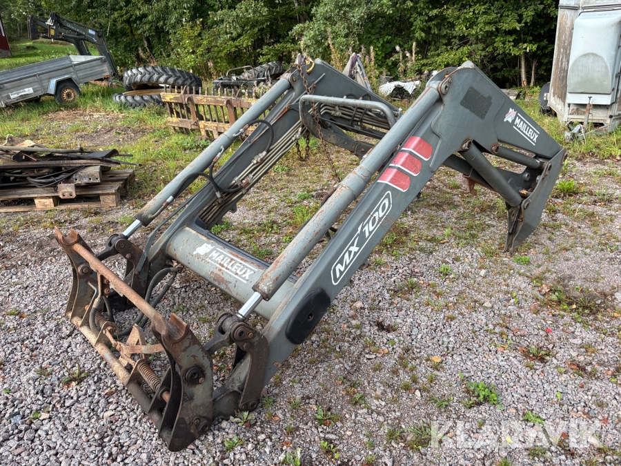 Frontlastare MX100 till Valtra 6000/05-serien