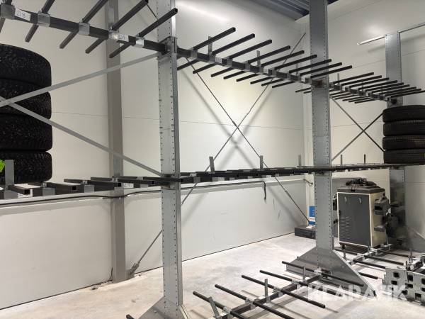 Däckställ Optimel för 324 uppsättningar.