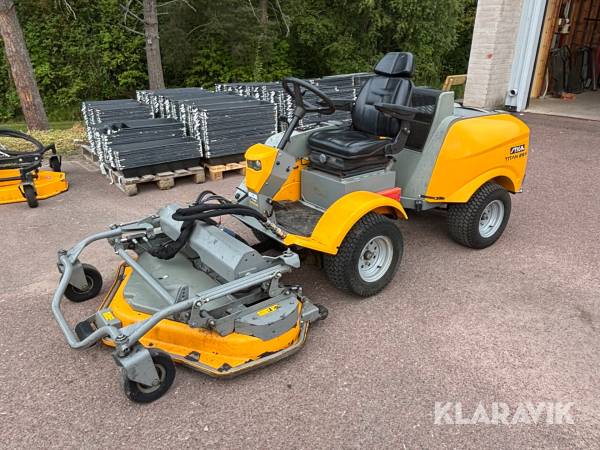 Gräsklippare Stiga Titan 26H