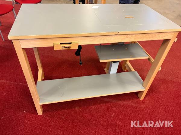 Symaskinsbord med elhiss Sjöbergs