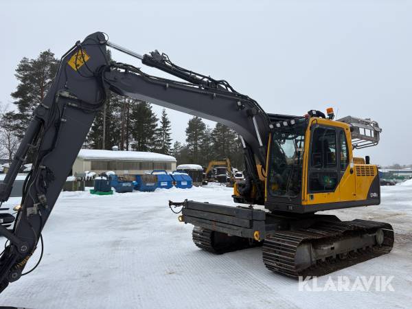 Grävmaskin Volvo EC140BLC Quarry med personkorg 