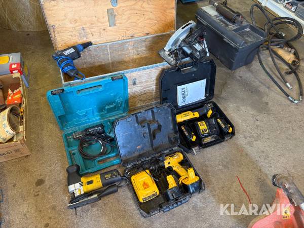 Parti med byggmaskiner Dewalt