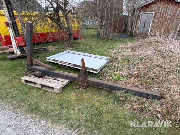 Dragbalk med hydraulpump