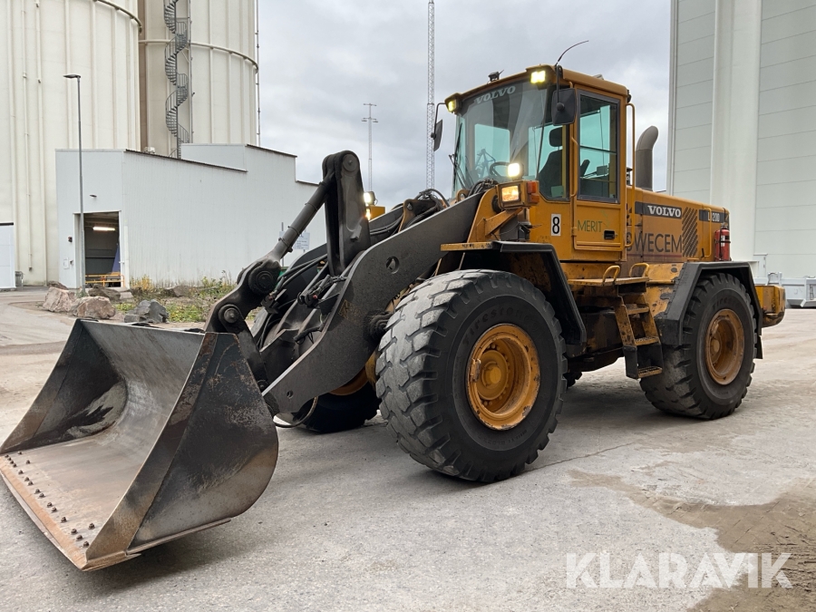 Hjullastare Volvo L120D med skopa