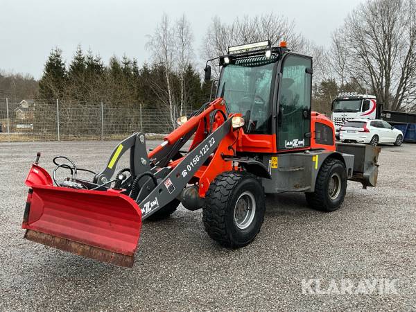 Hjullastare Everun ER416 med 4st redskap