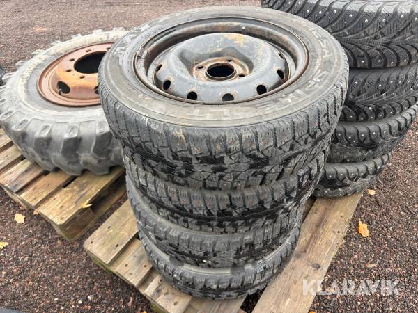 Vinterdäck på fälg Maxxis 175/65R14C 4 st